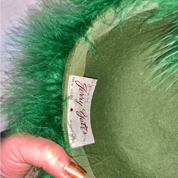 1940s Close to NEW - STUNNING by Jerry Yates-Iridescent Feather Top & Fuzzy! - Picture 5 of 9